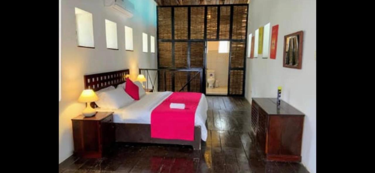 Hibiscus House Gambia Hotell Brufut Exteriör bild