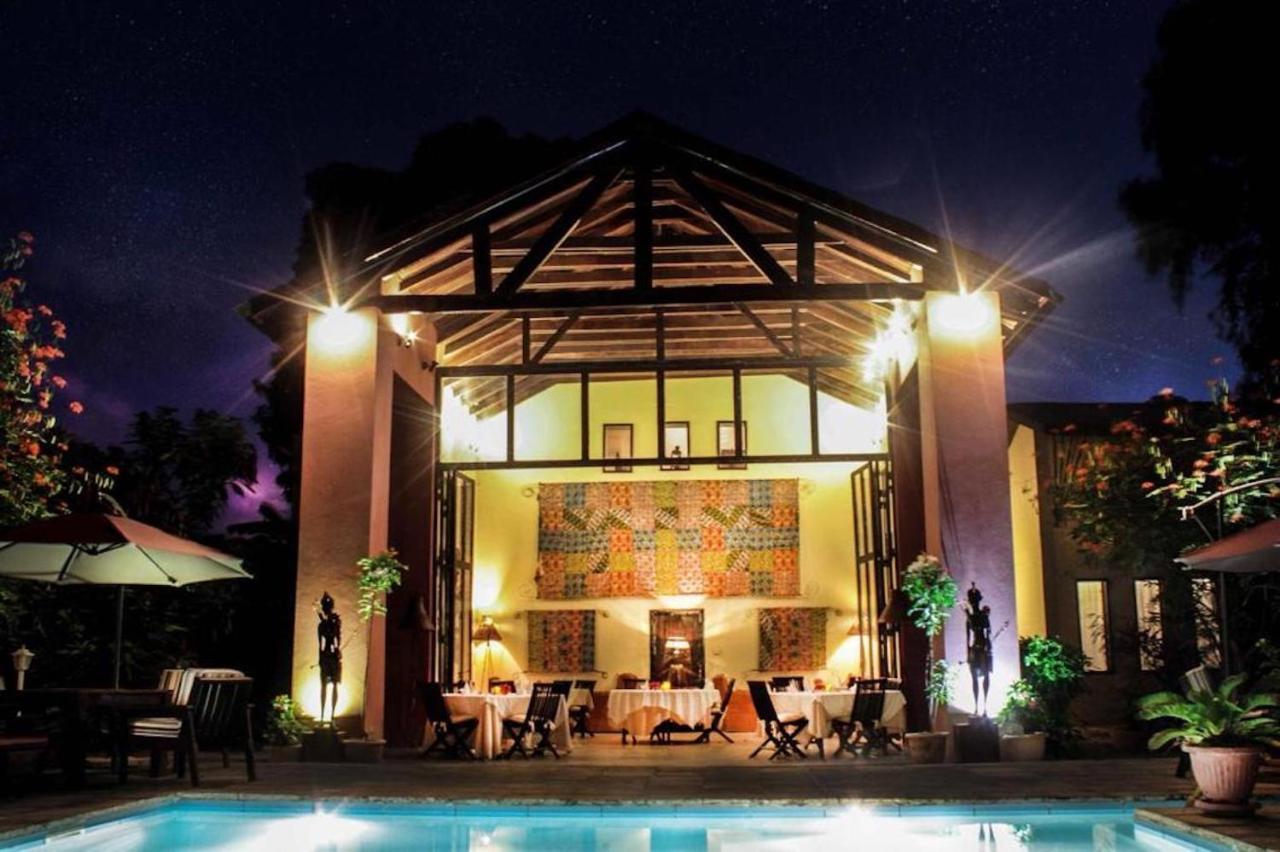 Hibiscus House Gambia Hotell Brufut Exteriör bild
