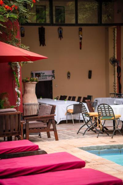 Hibiscus House Gambia Hotell Brufut Exteriör bild