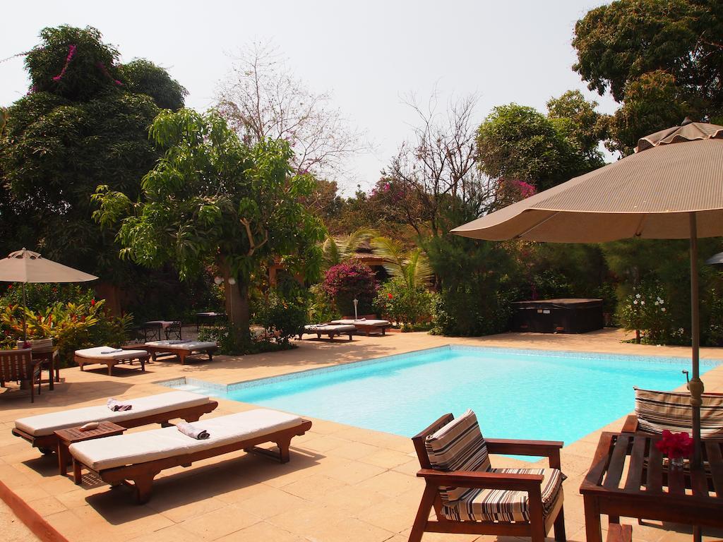 Hibiscus House Gambia Hotell Brufut Exteriör bild