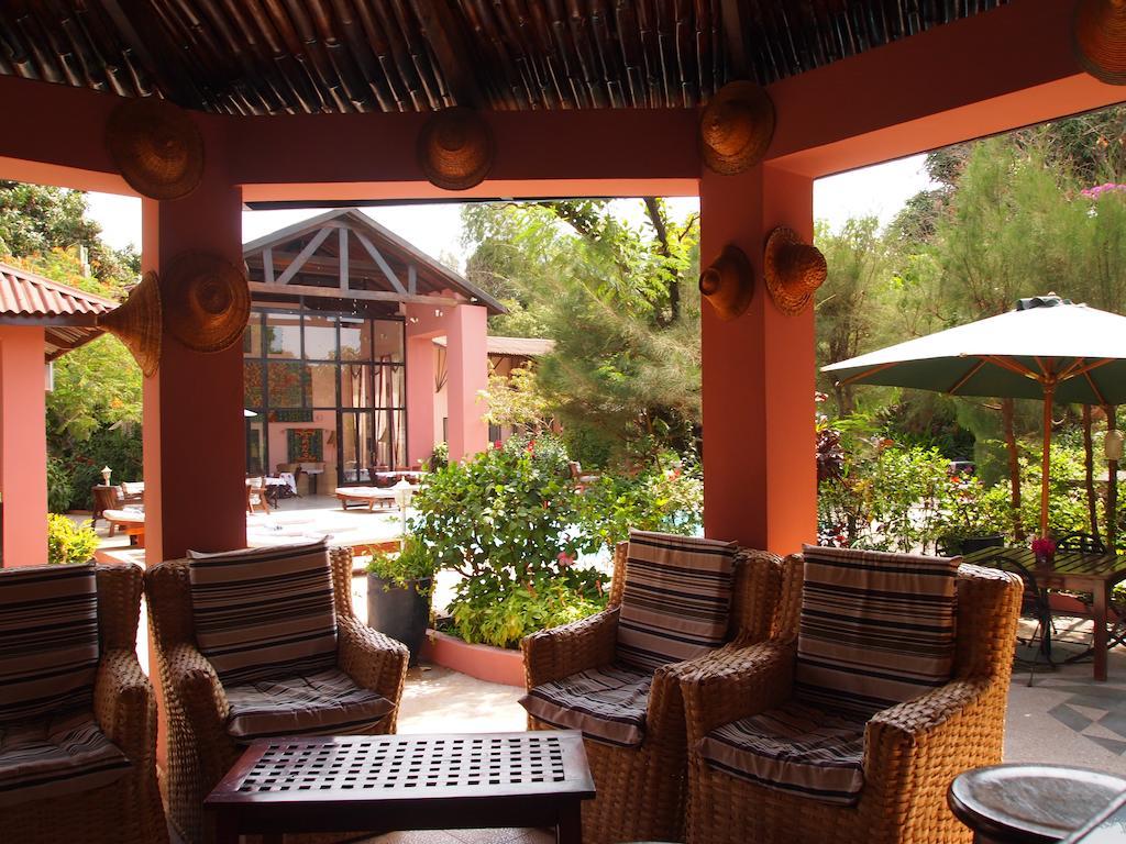 Hibiscus House Gambia Hotell Brufut Exteriör bild
