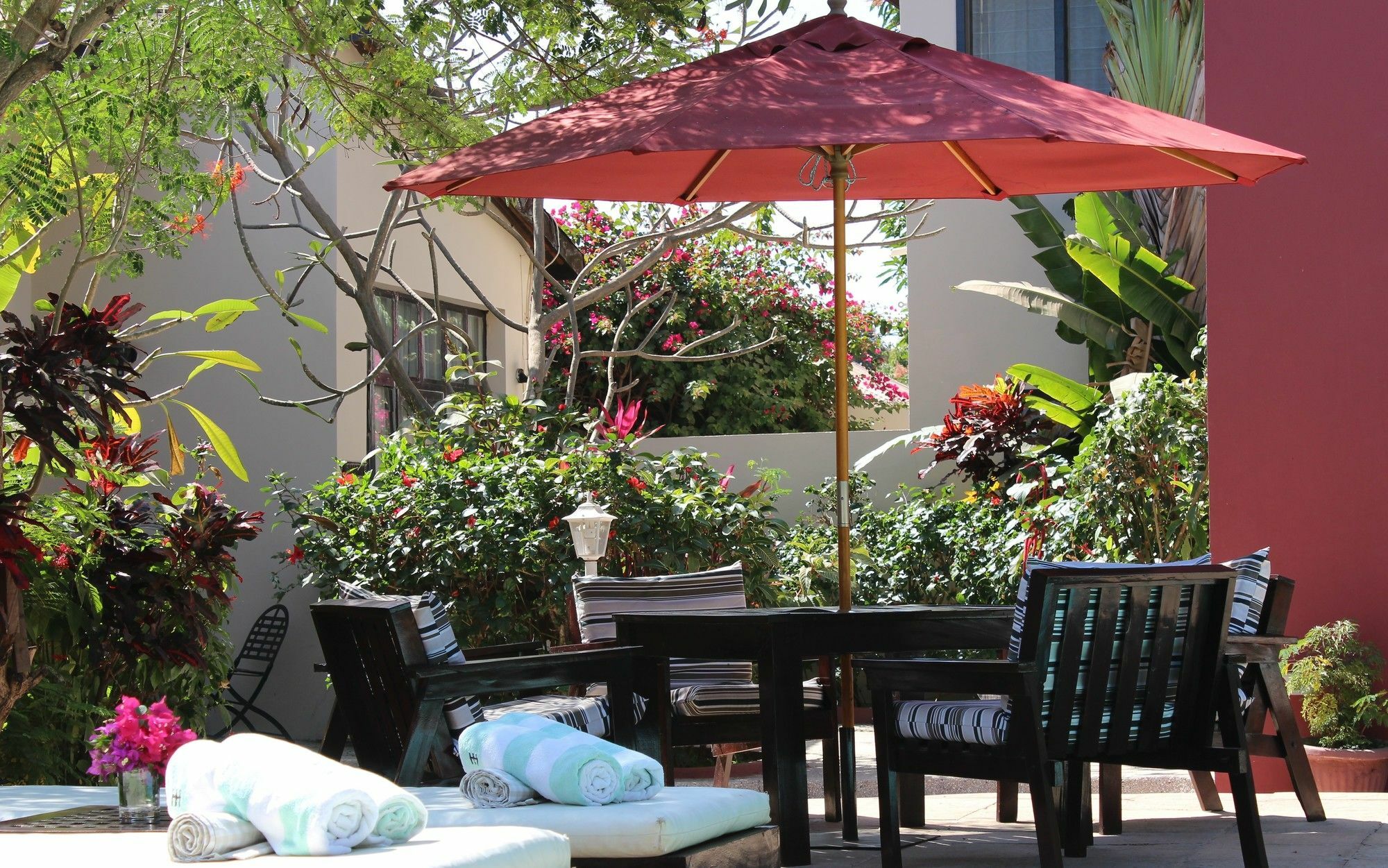 Hibiscus House Gambia Hotell Brufut Exteriör bild