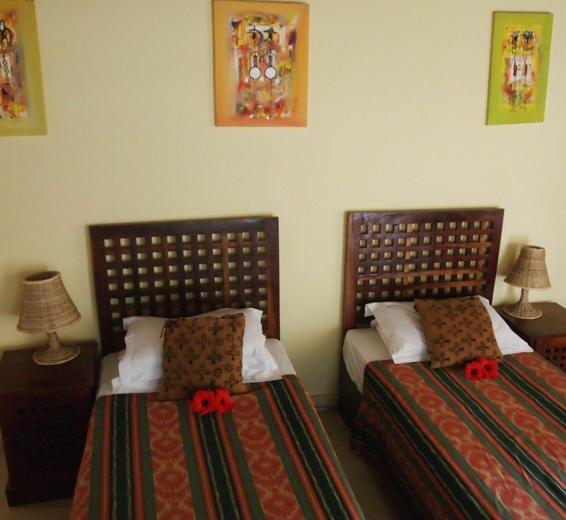 Hibiscus House Gambia Hotell Brufut Exteriör bild