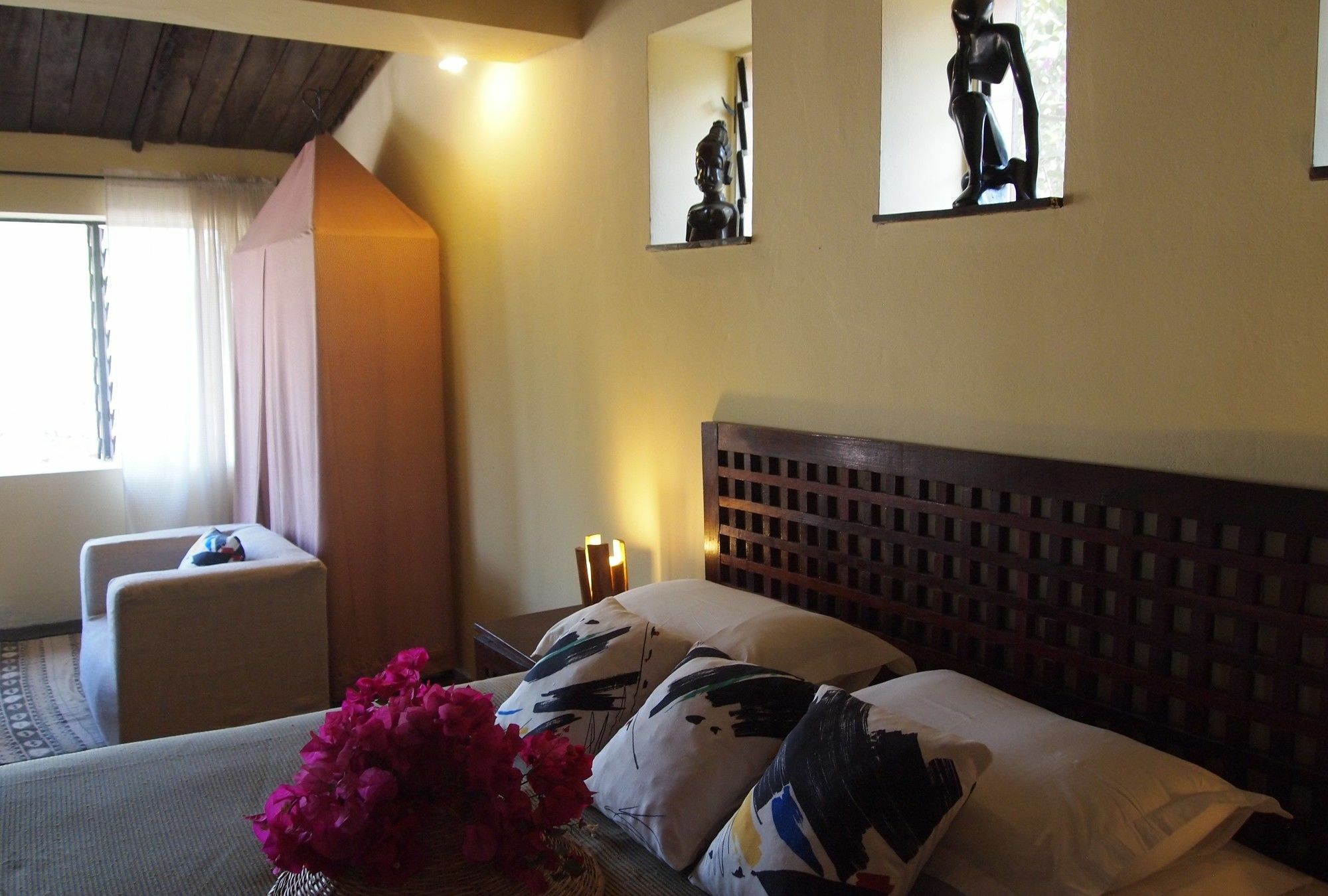Hibiscus House Gambia Hotell Brufut Exteriör bild