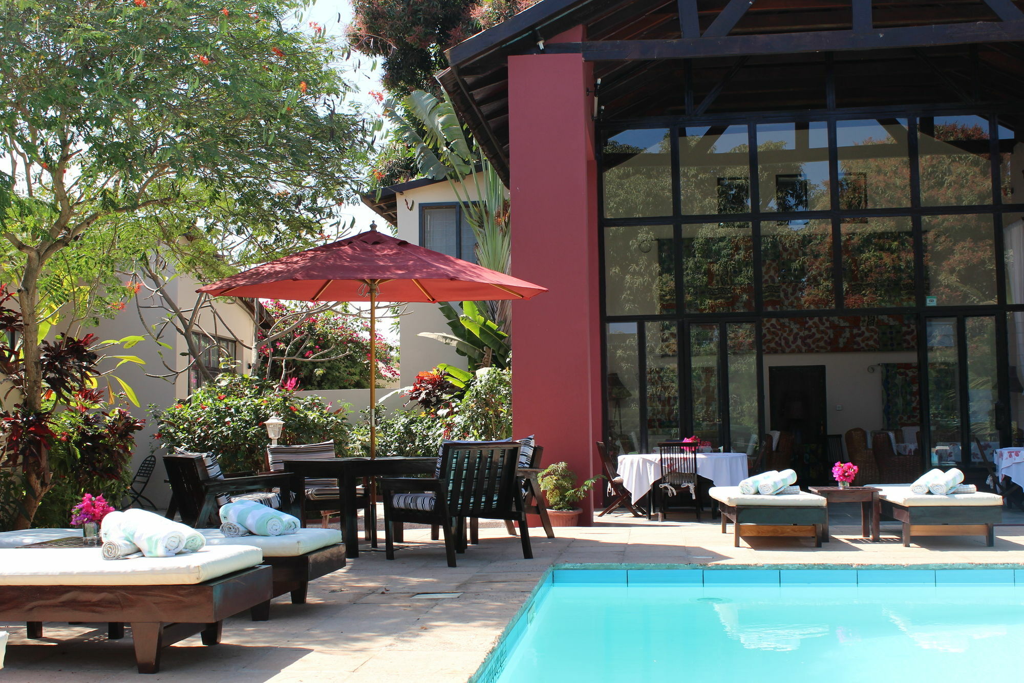 Hibiscus House Gambia Hotell Brufut Exteriör bild