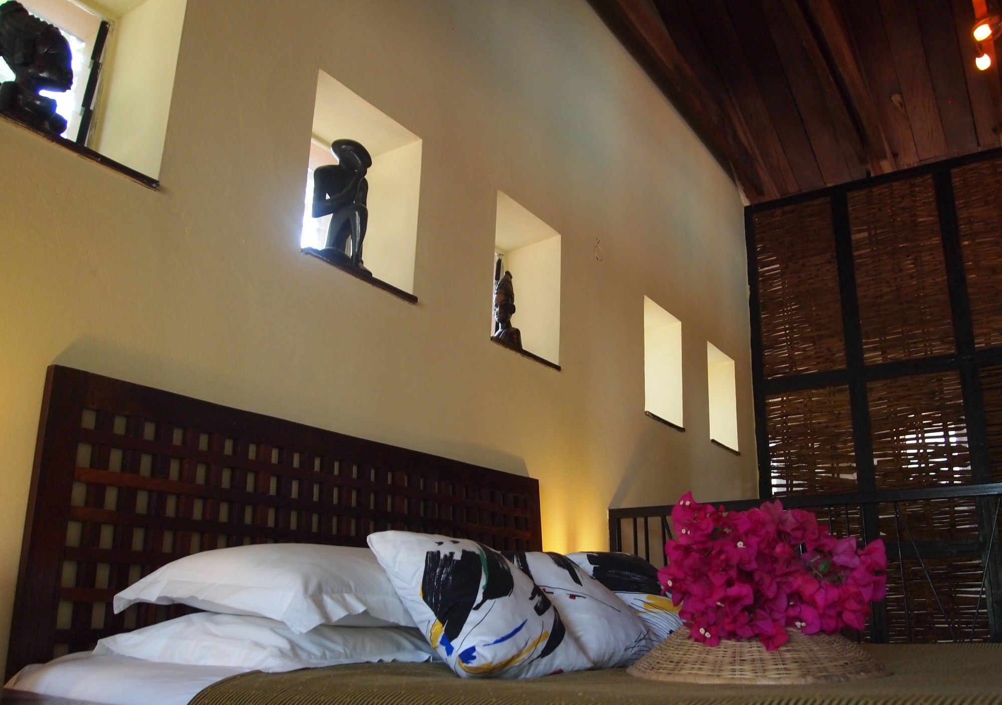 Hibiscus House Gambia Hotell Brufut Exteriör bild